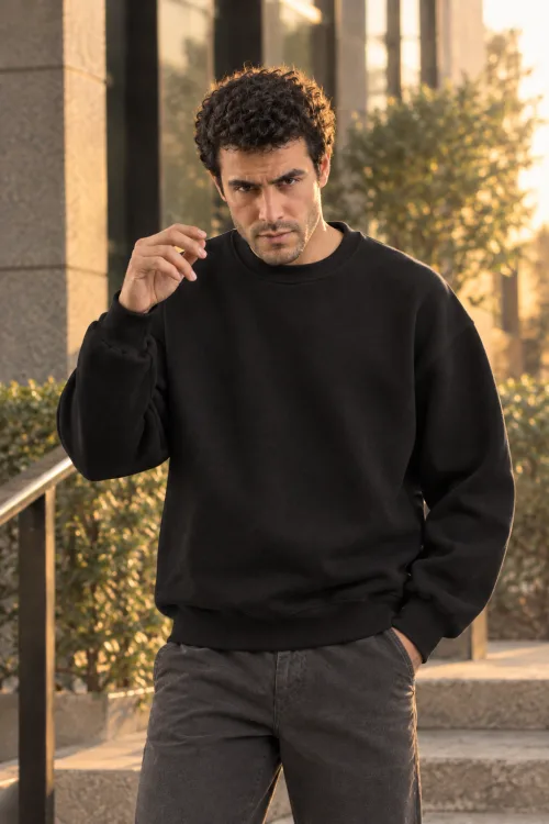 Black relaxed fit round 4